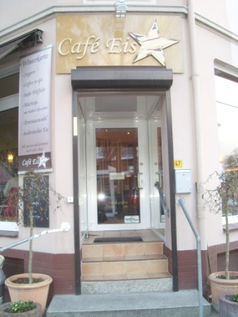 Herzlich Willkommen im Café Eis Stern.